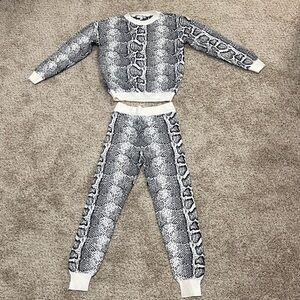 Stylish Black and White Snakeskin Sweatsuit